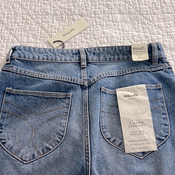 ROLLA’S Classic High Rise Straight Jeans in Mid Vintage Blue - Picture 12 of 16